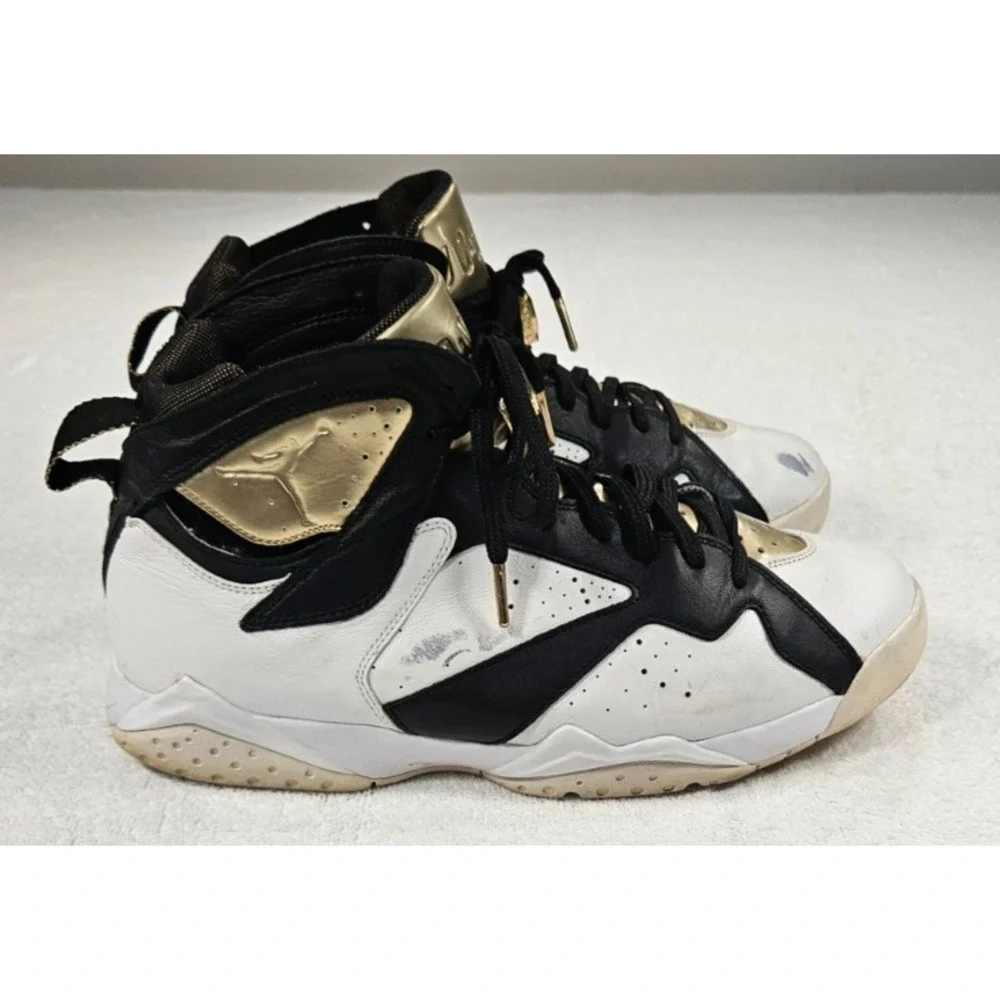 Air Jordan 7 Retro Champagne 725093-140 White, Black Metallic Gold Men's Size 12
